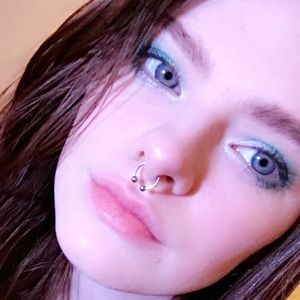 Meet your Posher, Eva